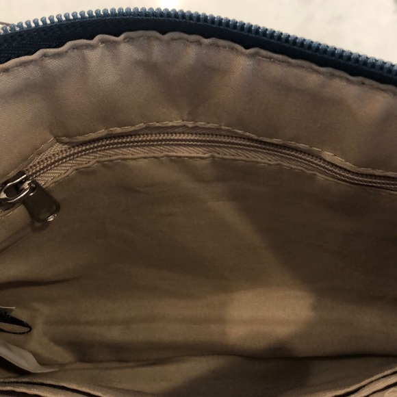 NWOT Faux Snakeskin/Croc Blue & Silver Purse with Matching Belt - Picture 8 of 9